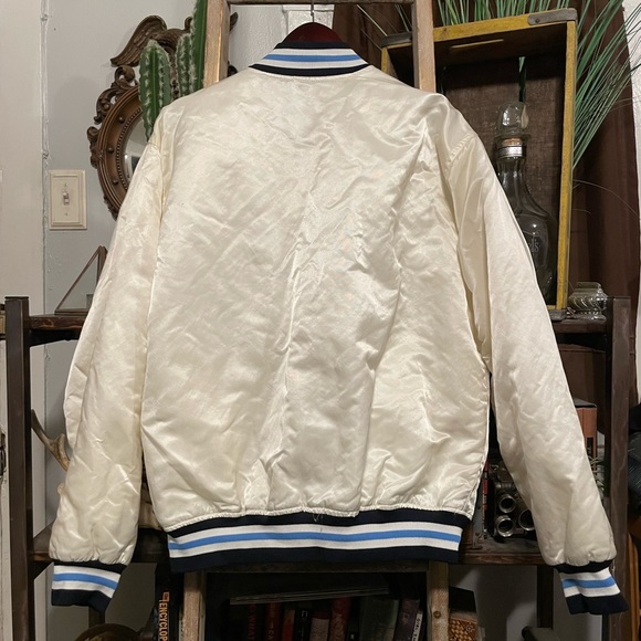 Rare vintage 1970’s white Georgetown satin nylon jacket by Felco. USA Size XL - Picture 3 of 5